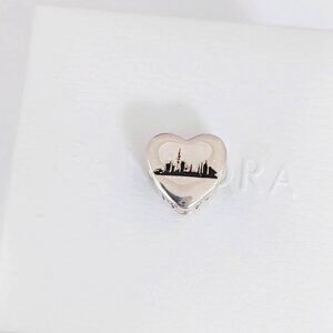 Pandora Hamburg skyline silver charm